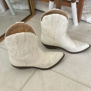 Cute white low cut cowgirl boots